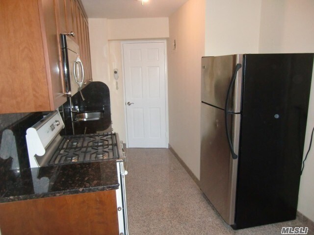 Foto del edificio - 241-20 Northern Blvd