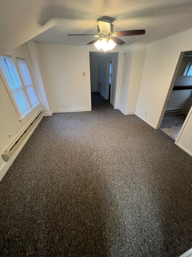 Building Photo - 1214 Delaware Ave