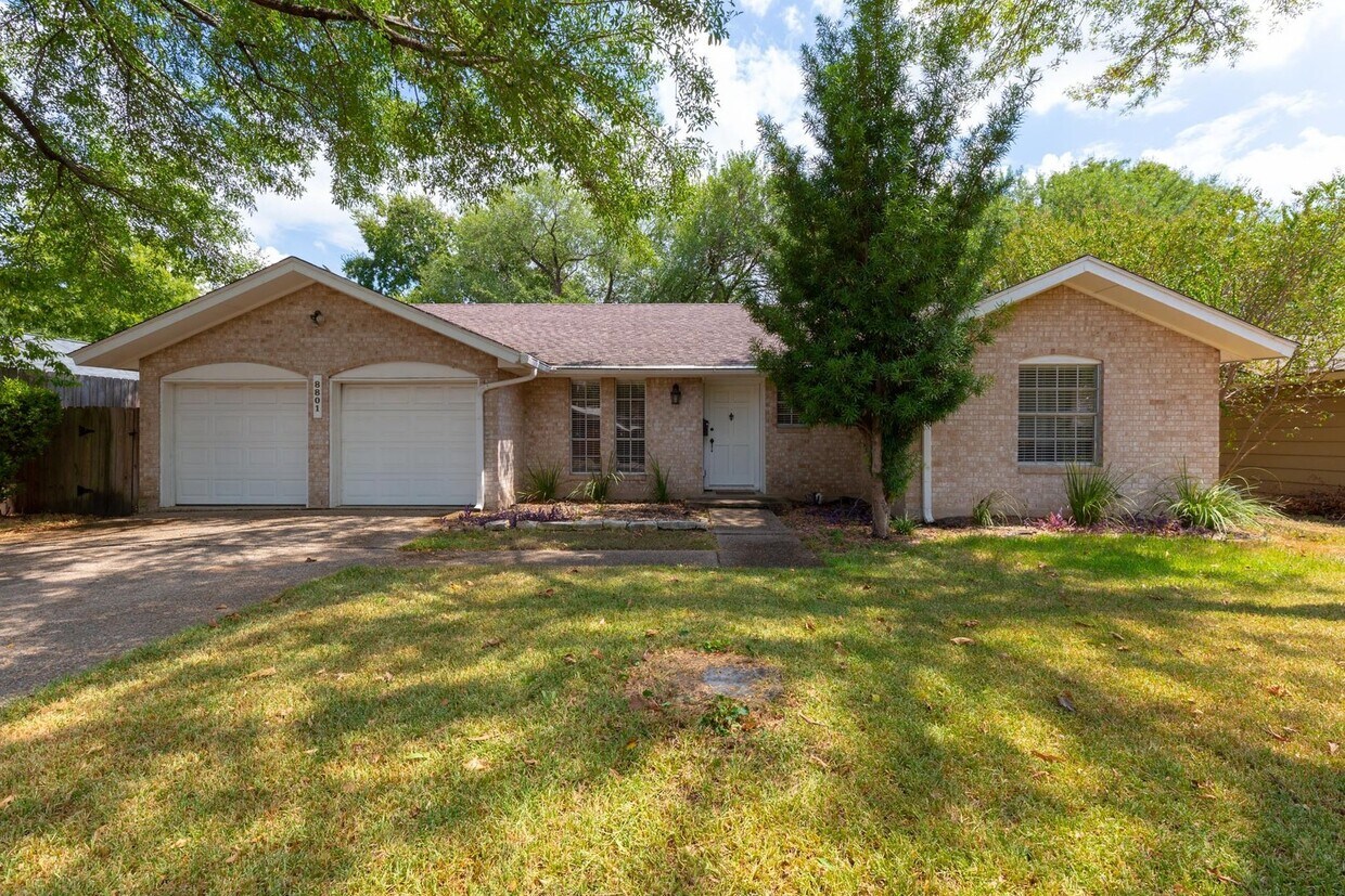 Lovely 3/BR 2/BA Home with Office & Sunro... - Lovely  3/BR 2/BA Home with Office & Sunro...