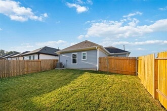 Building Photo - 11824 E Gate Dr
