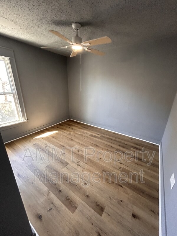 Foto del edificio - 1534 3rd Ave SE