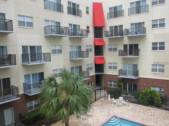 Foto del edificio - 1010 Central Ave