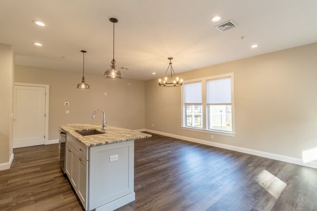 Foto del edificio - 500 Edgewater Cir