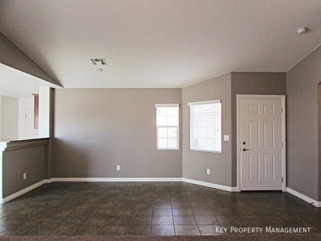 Building Photo - 10424 Madagascar Palm St