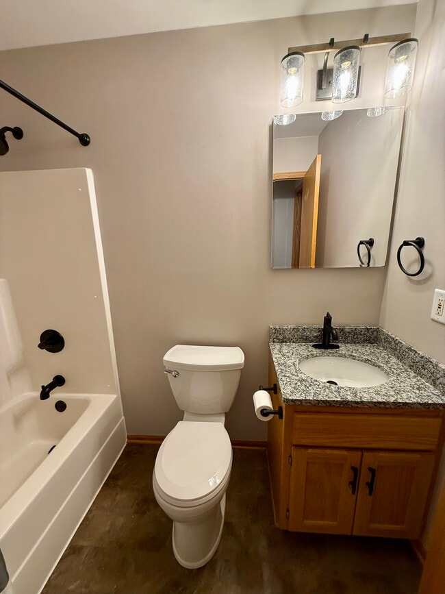 Building Photo - 176 Pheasant Ridge Dr