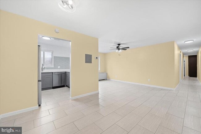 Foto del edificio - 9734 Glen Ave