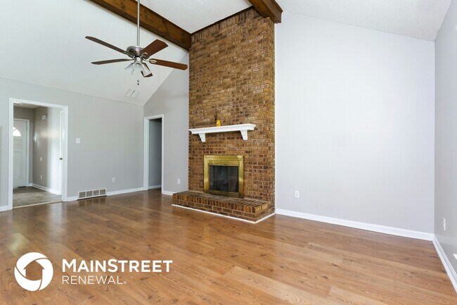 Foto del edificio - 6826 Bainbridge Dr