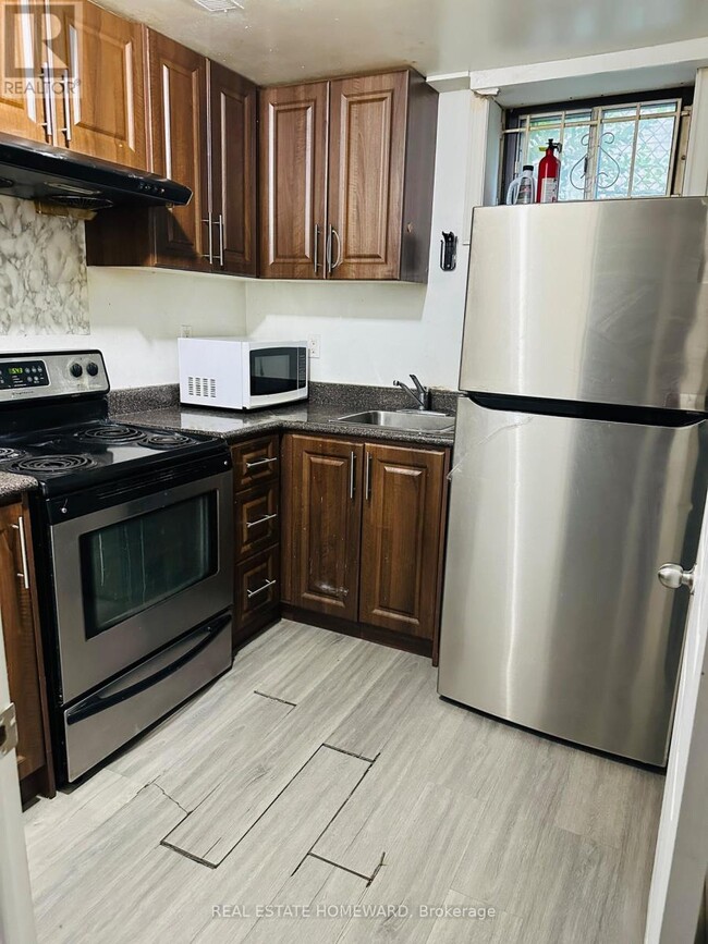 Building Photo - 68 Hart Ave