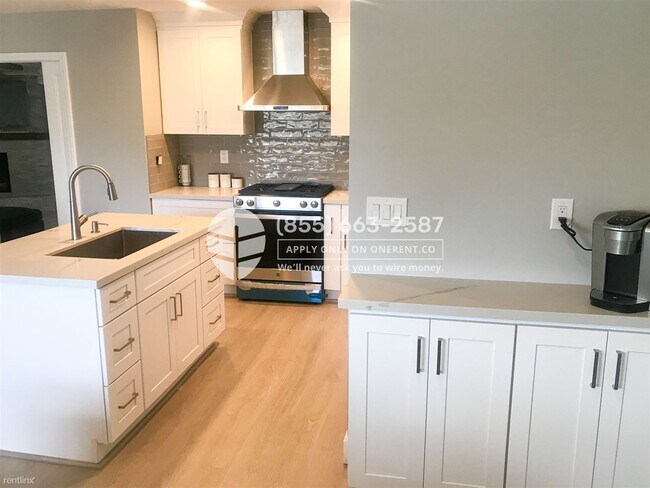 Foto del edificio - 2107 N Bristol St