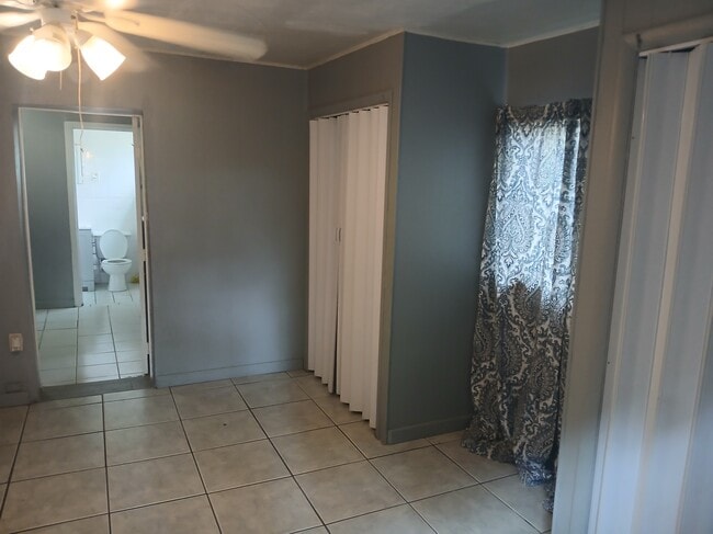 Building Photo - 2900 Sunshine Blvd