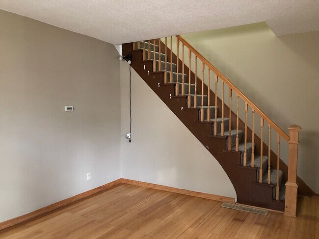 Foto del edificio - This 3 BR and 2 Bath has gorgeous views of...