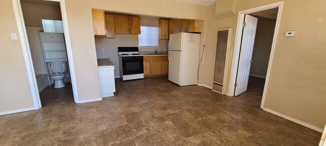 Foto del edificio - Nice and Cozy Duplex located in Northeast ...