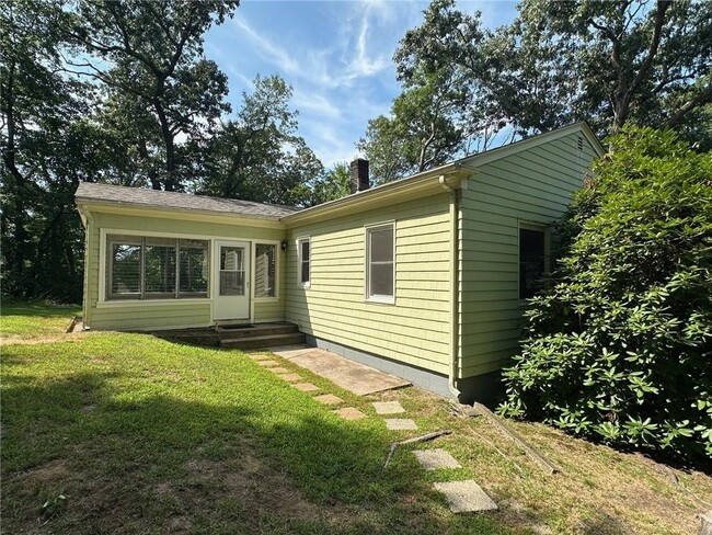 Building Photo - 36 Crowell St