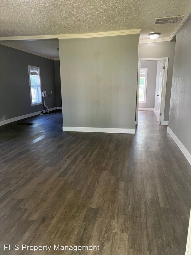 Building Photo - 3 br, 1 bath House - 1330 N Broadway