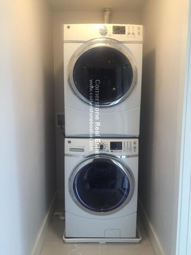 Primary Photo - Nice 3 bed in Boston