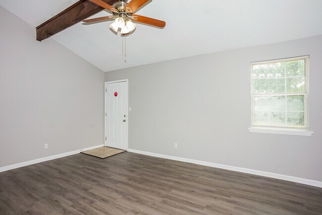 Foto del edificio - 2380 Travis Pines Dr