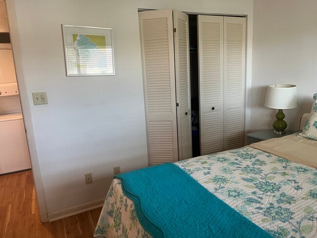 Building Photo - 1014 Manatee Rd