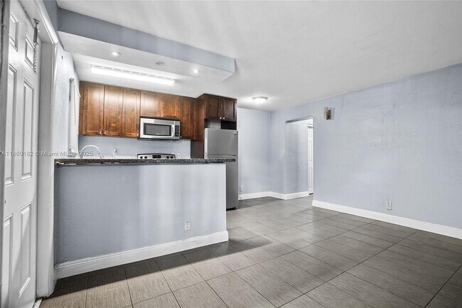 Foto del edificio - 37 SW 14th St