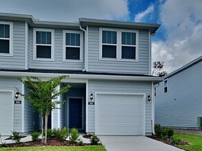 Building Photo - 582 Holly Lks Dr