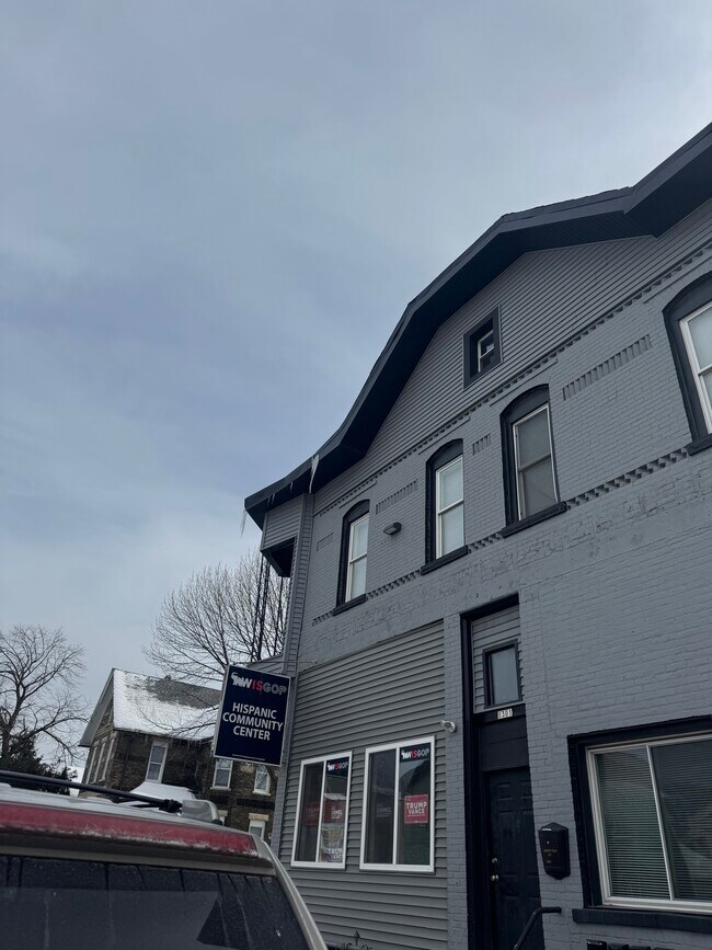 Foto del edificio - 1303 W Greenfield Ave