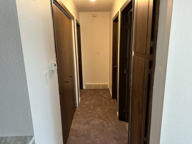 Foto del edificio - 4619 W 5th St