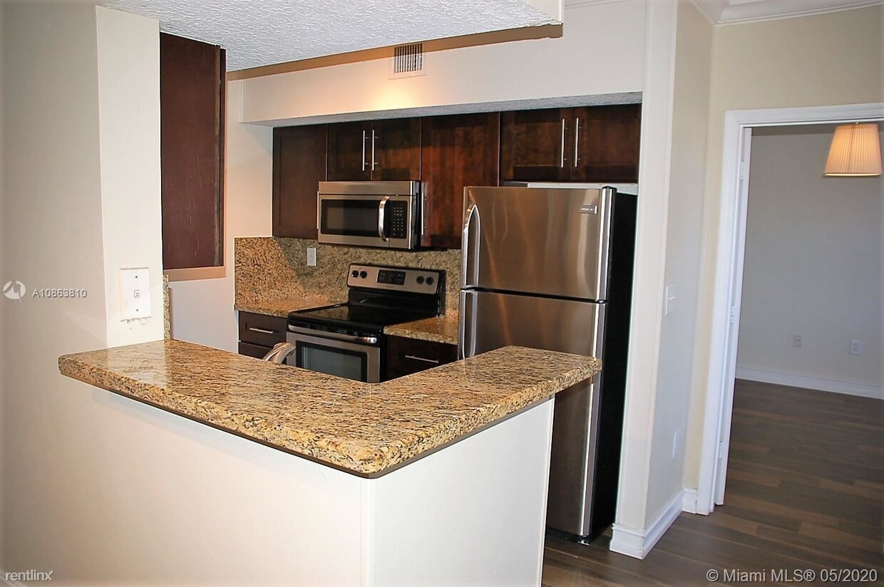Primary Photo - 1 br, 1 bath Condo - 11470 Pines Blvd