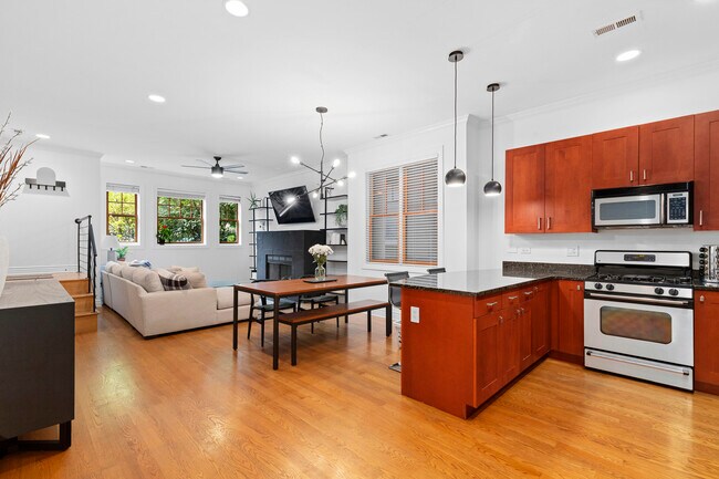 Foto del edificio - 1441 N Wicker Park Ave