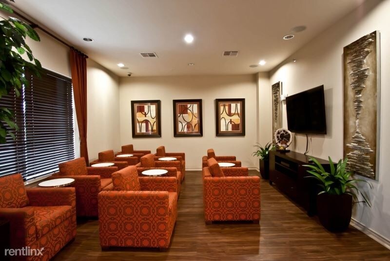 Foto principal - 8275 Stonebrook Pkwy