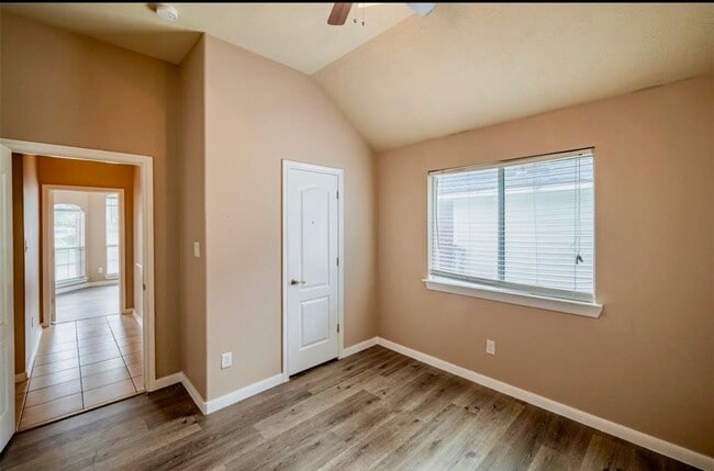 Building Photo - 12027 Grace Hall Dr