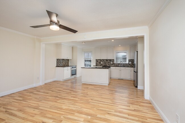 Building Photo - 401 Jackson Pl