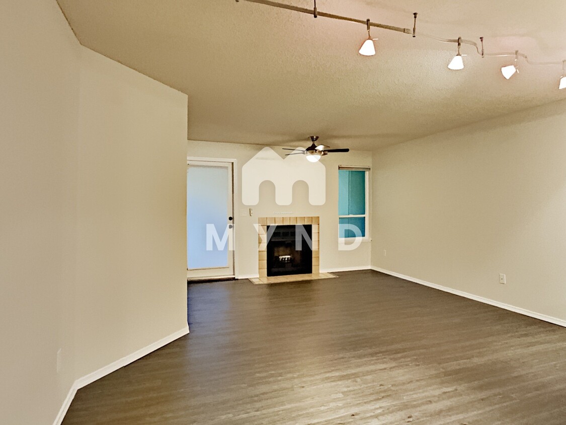 Foto principal - 13717 Linden Ave N Apt 221