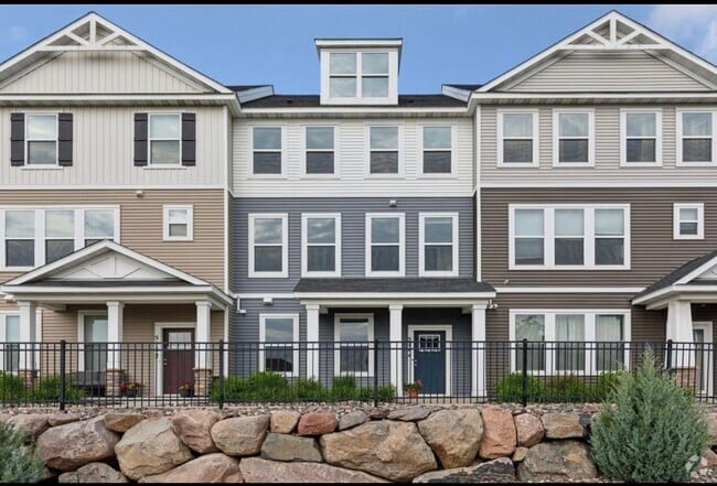 Building Photo - 5144 Hampton St NE