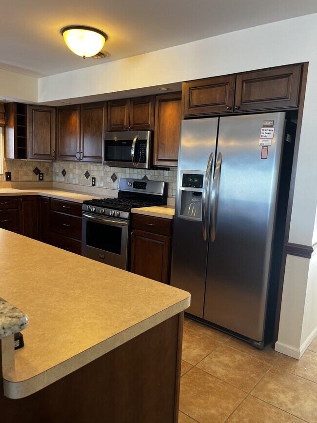 Foto del edificio - 634 W 2nd St