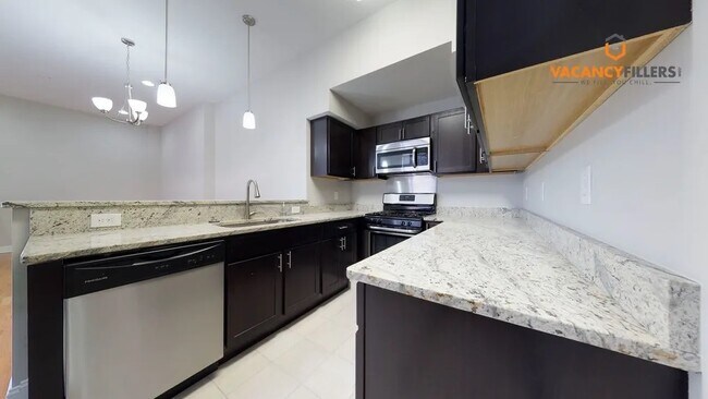 Building Photo - 17 E 21st St