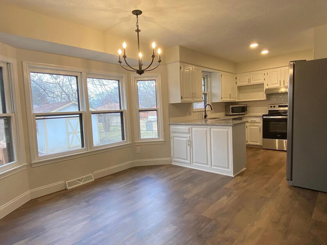 Primary Photo - Charming 3-Bedroom Home in a Great South S...