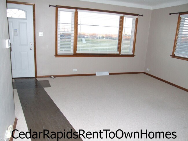 Building Photo - 3 br, 2 bath House - Put your TAX REFUND t...