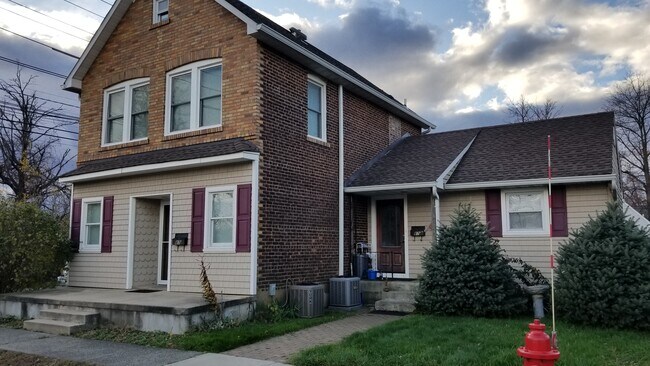 Building Photo - 87 Jackson Ave