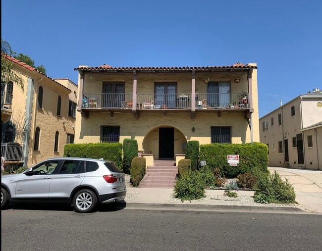 418 N. Gardner LA Ca. 90036 - 418 N Gardner St