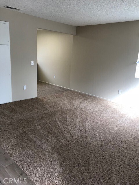 Foto del edificio - 4261 Cedar Dr