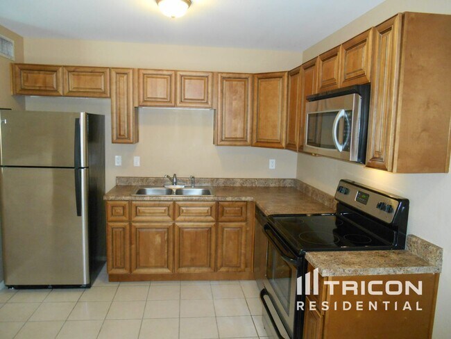 Building Photo - 1843 E Emerald Avenue Mesa AZ