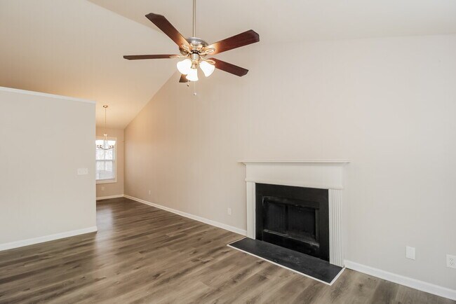 Foto del edificio - 6548 Snow Bird Ln