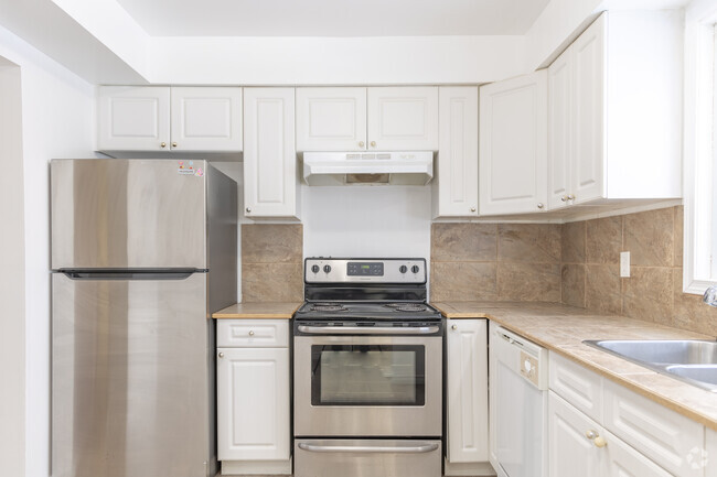 2BR, 1.5BA - Cuisine - Stoneglen Townhouses