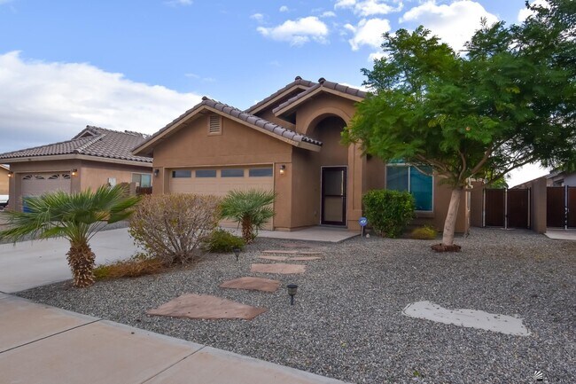 Building Photo - 2523 S 41st Ave