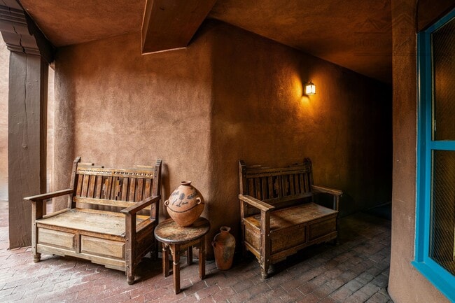 Building Photo - Inviting Studio in the Heart of Downtown Santa Fe