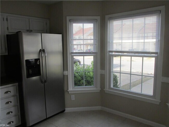 Foto del edificio - 4701 Woods Edge Rd