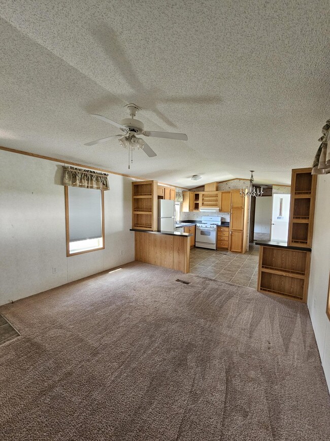 Building Photo - 45 Sunnyfield Dr