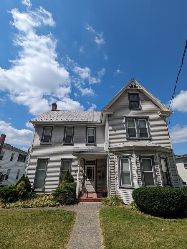 315 N Richard St, Bedford, PA 15522 315 N Richard St Bedford, PA