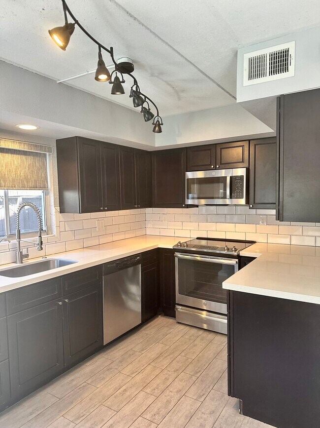 Foto del edificio - 3637 E Monterosa St