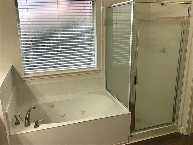 Foto del edificio - 22508 Red River Dr