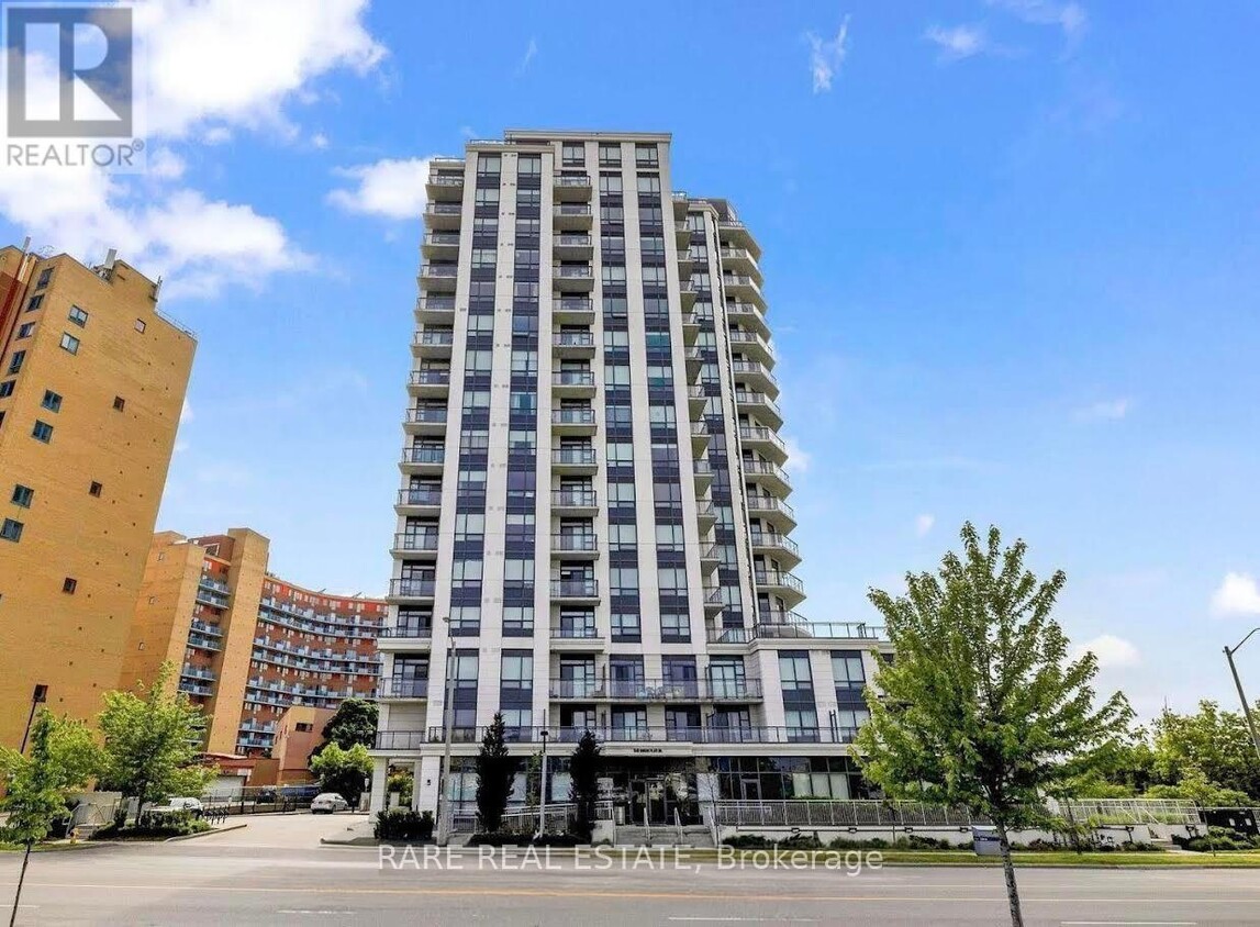 Photo principale - 840-840 Queens Plate Dr